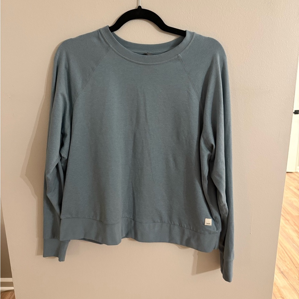 Vuori Women’s Lightweight Crewneck Pullover – Dusty Blue/Slate